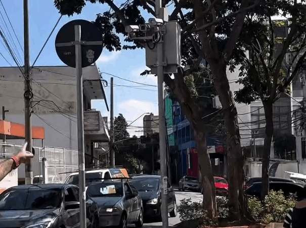 Indústria da multa em São Caetano: Radar é acusado de multar mesmo com farol amarelo