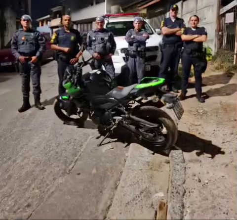PM e GCM recuperam moto roubada em mata de São Bernardo