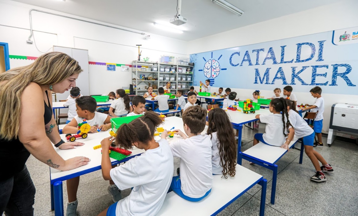 São Bernardo paga progressões e inaugura Escola de Formação para educadores