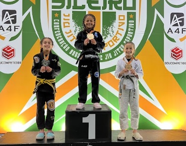 São Bernardo celebra Rebeca, ouro duplo no Jiu-Jitsu