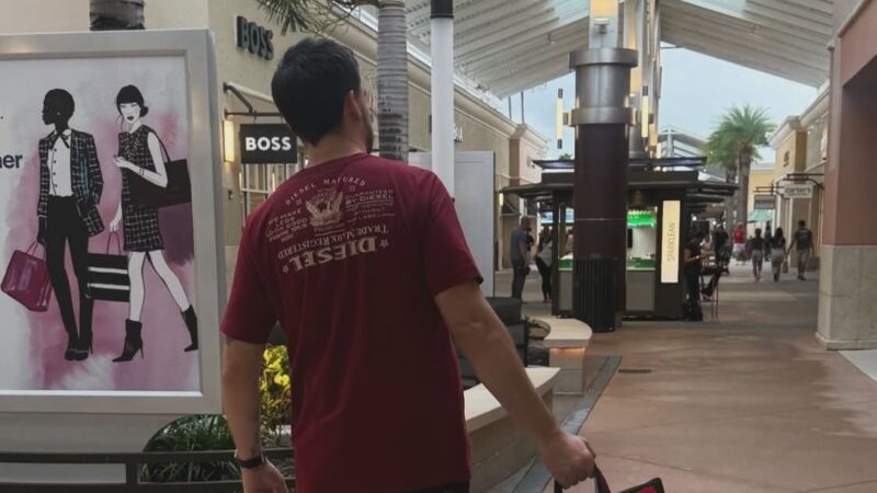 Adivinha Quem Apagou Todas As Críticas Ao Estados Unidos Do Twitter E Depois Foi Viajar Pra Lá?