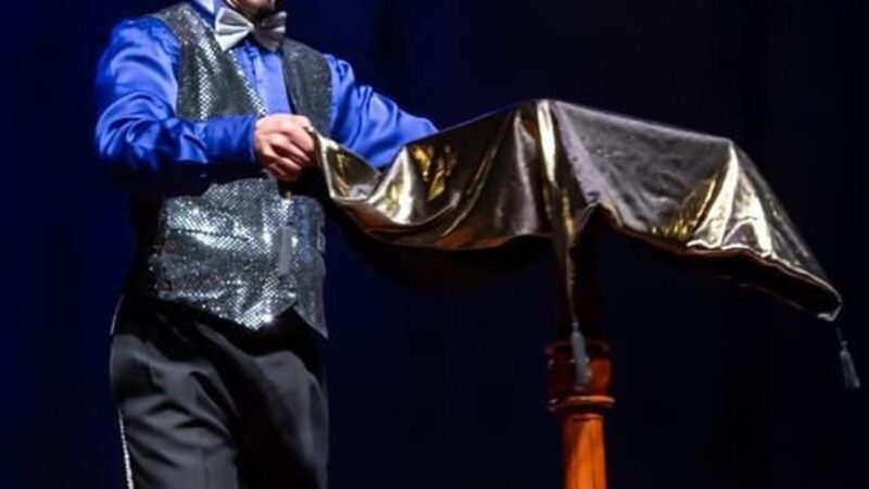 Mágico Mr. Bright Une Ilusionismo E Sapateado Em Show Inspirador Em Santo André