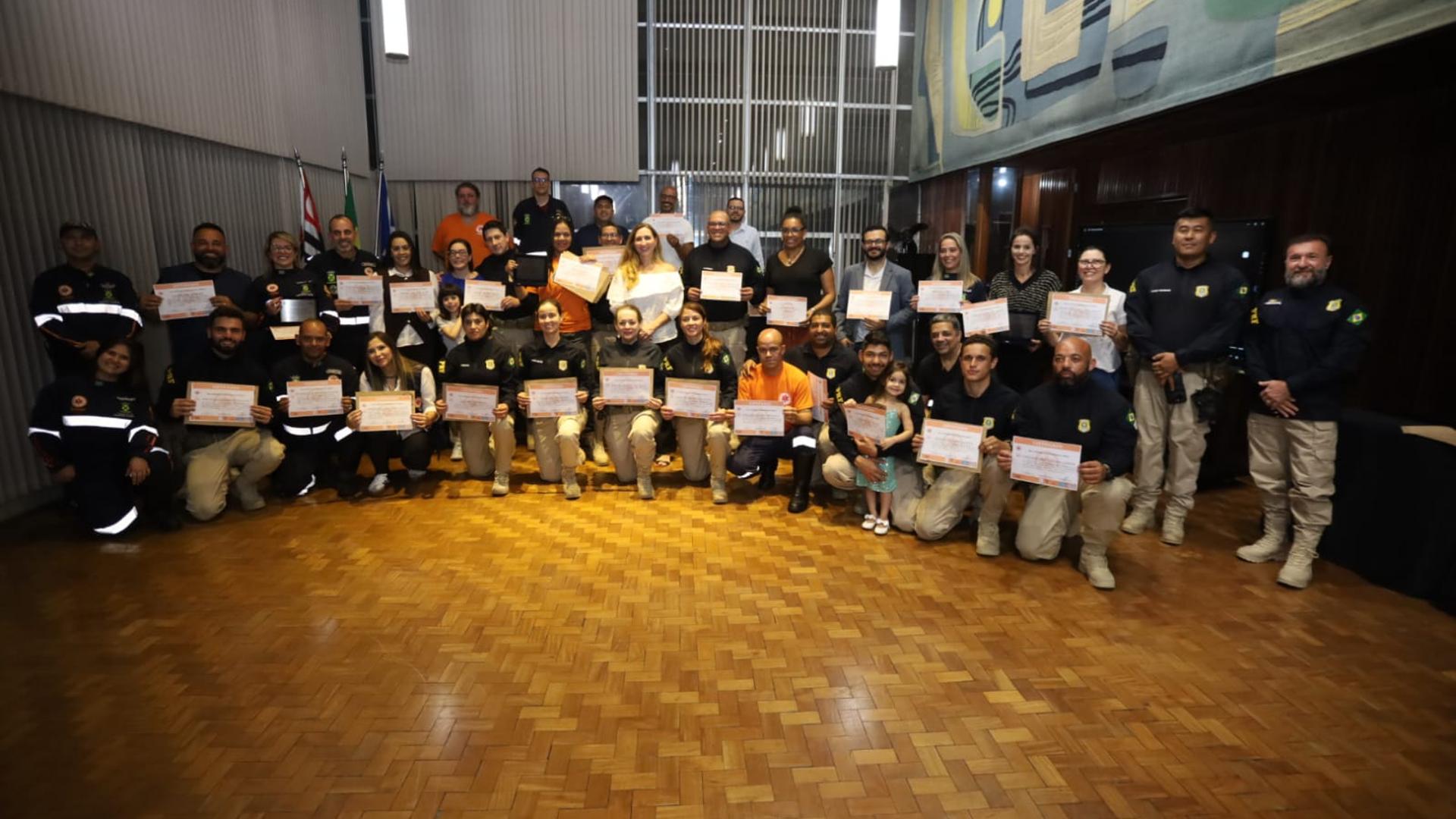 Samu De Santo André E Prf: Capacitação Pioneira Salva Vidas