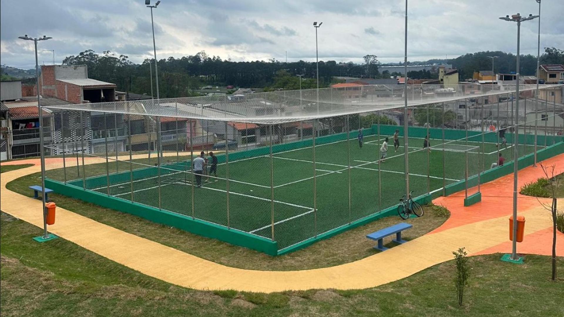 Abandono vira lazer: São Bernardo entrega praça moderna após descontaminação do solo.