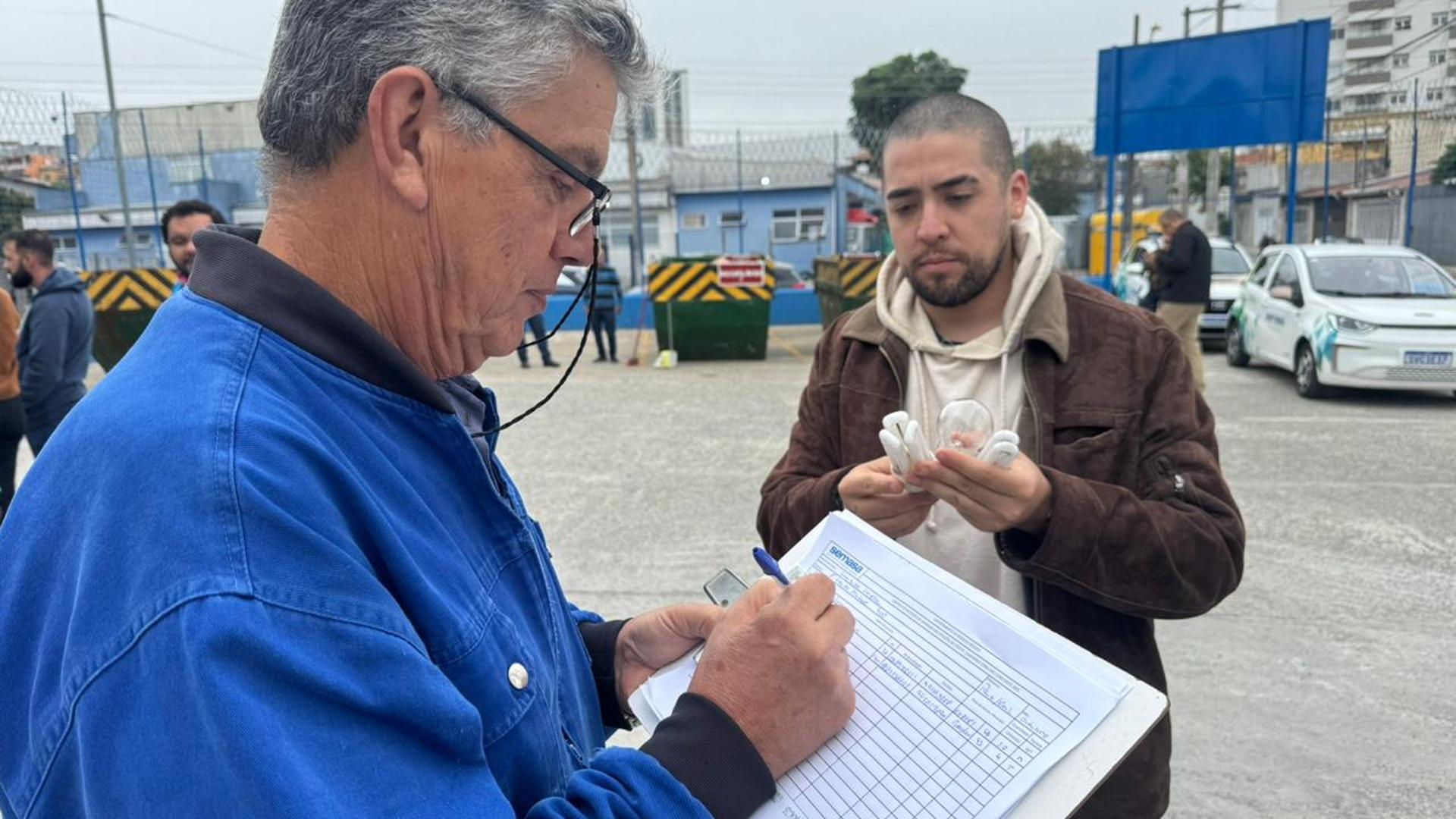Moradores de Santo André podem trocar lâmpadas antigas por LED de graça e economizar até 80% na conta de luz