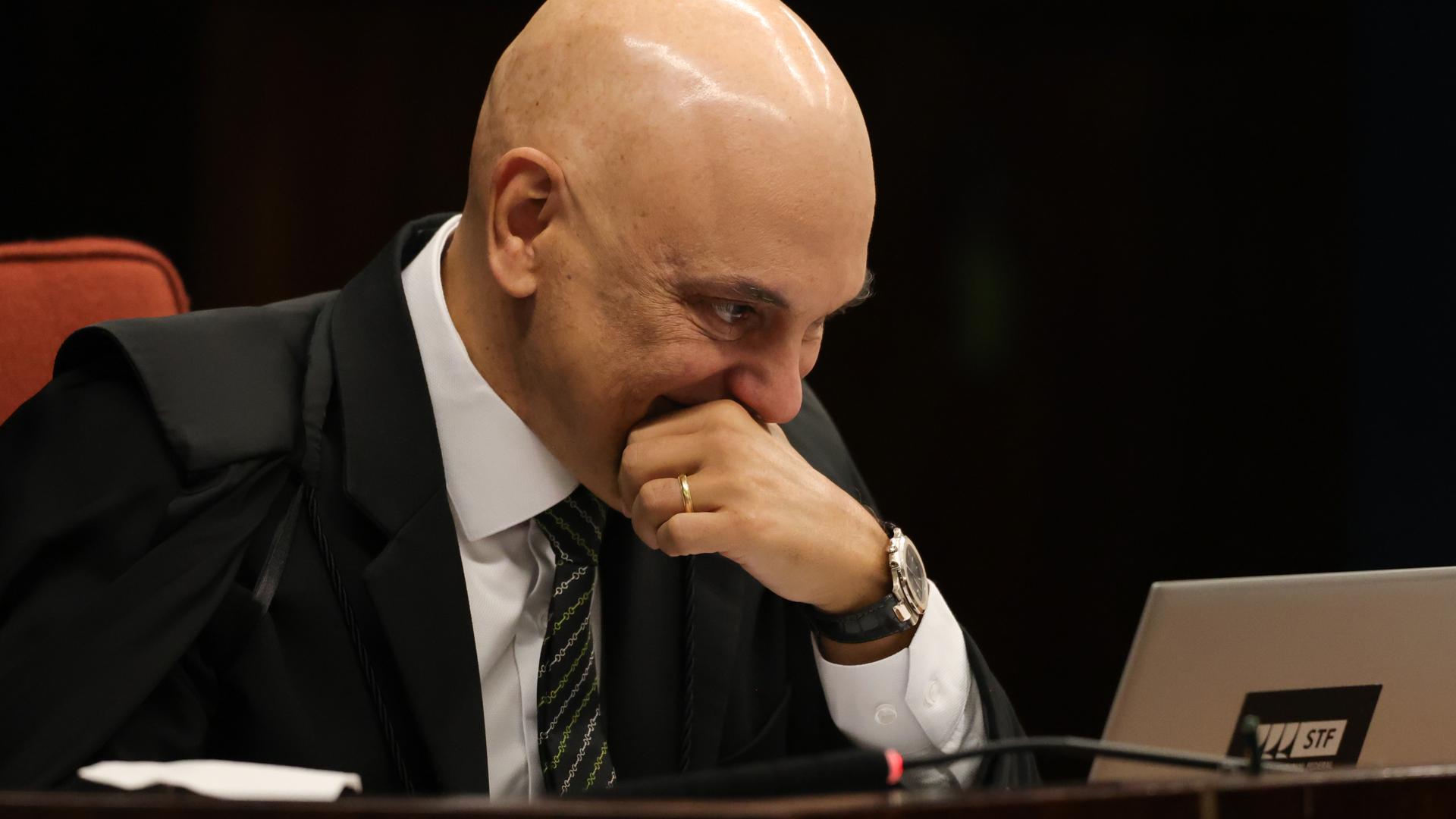 Futuro de Carla Zambelli em jogo: Itália decide extradição após ordem de Moraes