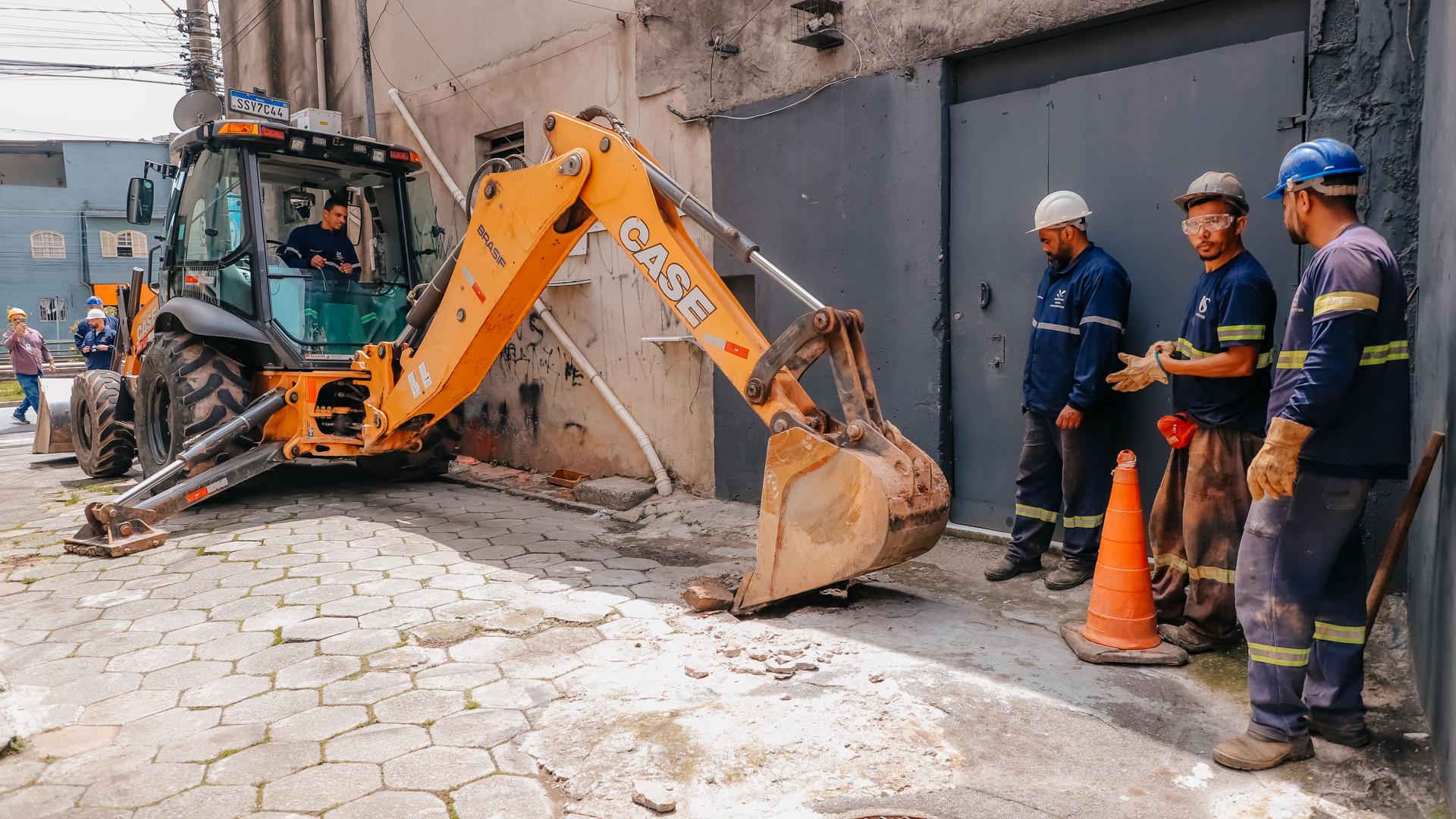 São Bernardo: programa Minha Rua Nova transforma Vila Chaminé com asfalto e saneamento