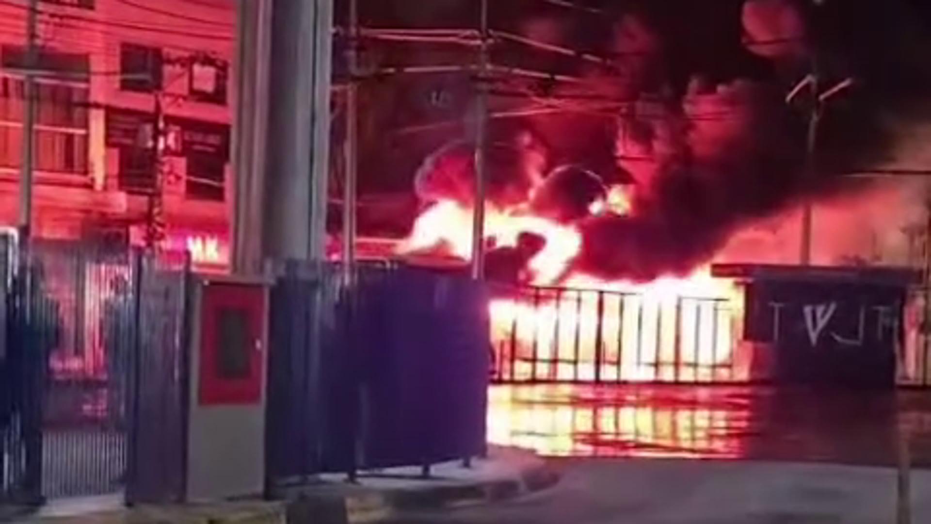 Santo André pega fogo de novo: Ônibus da Guaianazes é destruído por pane elétrica