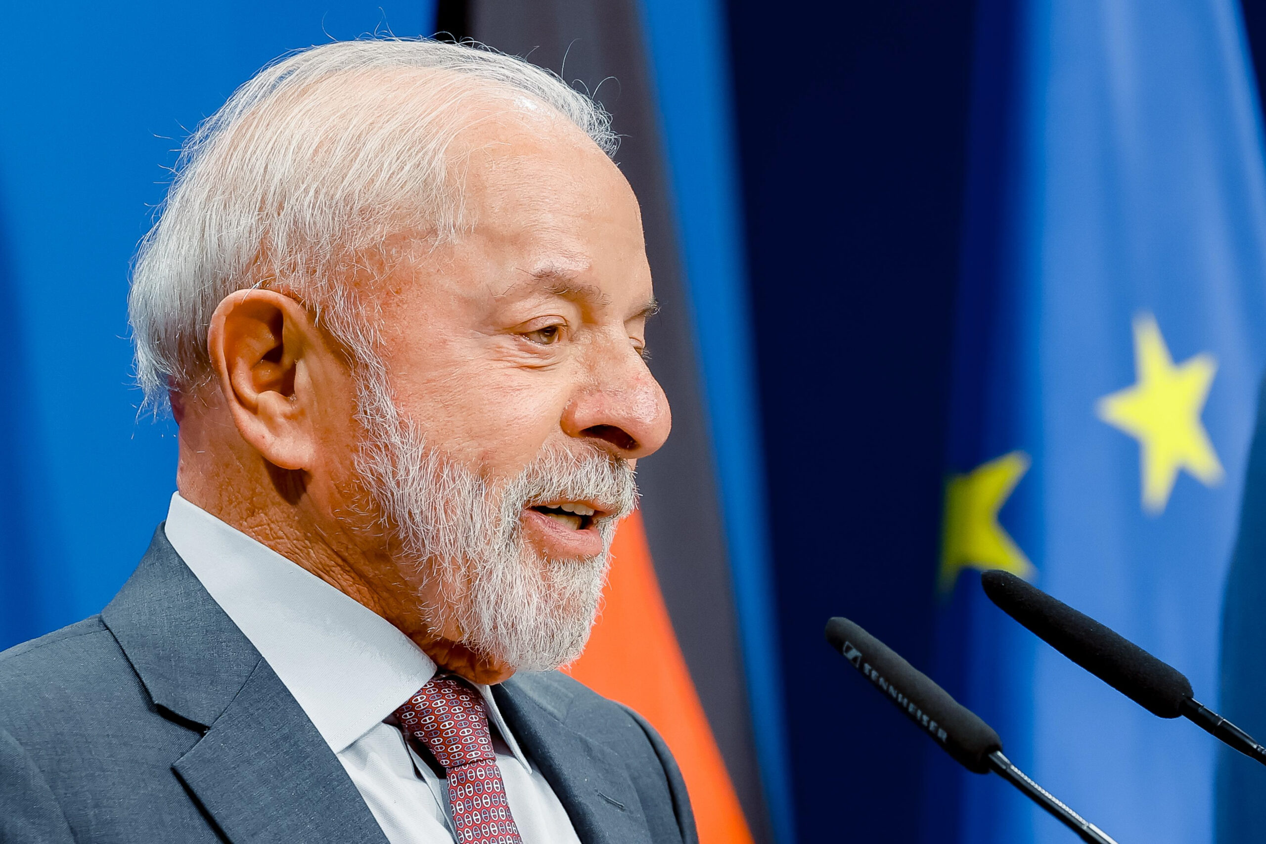 Espionagem ilegal nos EUA: Lula ameaça expulsar americanos após vexame da PF